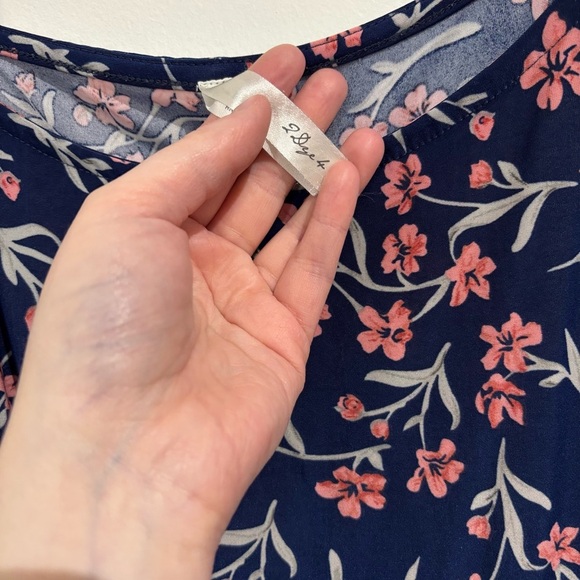 🎉4/30$🎉 Pink and Navy Floral Off Shoulder Flutter Sleeve Mini Sundress PTP 25in🌸 - Picture 3 of 5